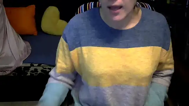 wLESLYMOSw online show from October 24, 2025, 9:06 am