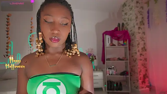 EmmaSanzz  online show from October 28, 2025, 11:36 am