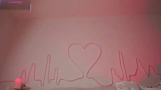 EmmaSanzz  online show from November 21, 2025, 11:09 am