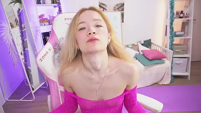 Lily Young online show from December 28, 2024, 3:37 am