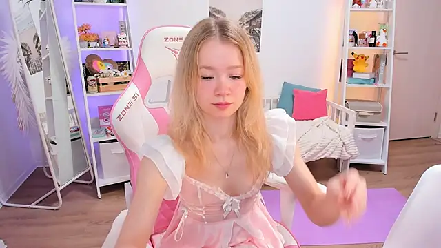 Lily Young online show from February 7, 2025, 3:45 am