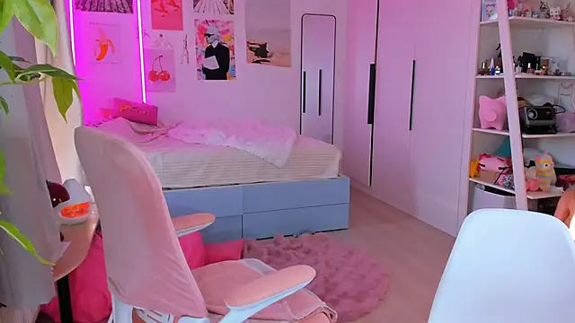 Lily Young online show from April 22, 2026, 3:20 am