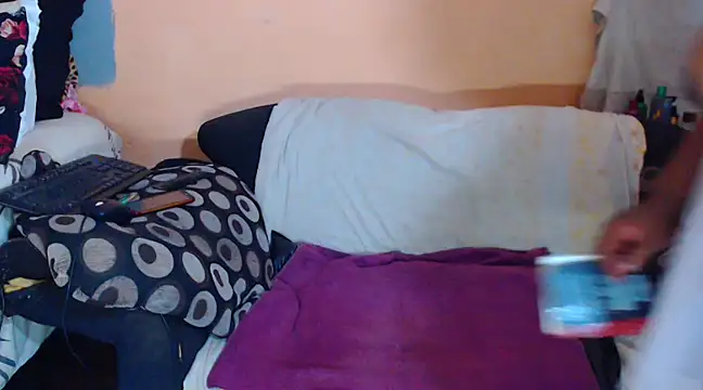 Snapshot of BigHotMatureXx chatting on December 7, 2024, 9:33 pm BigHotMatureXx online show from December 7, 2024, 9:33 pm