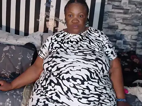 Snapshot of BigHotMatureXx chatting on September 13, 2025, 9:03 pm BigHotMatureXx online show from September 13, 2025, 9:03 pm