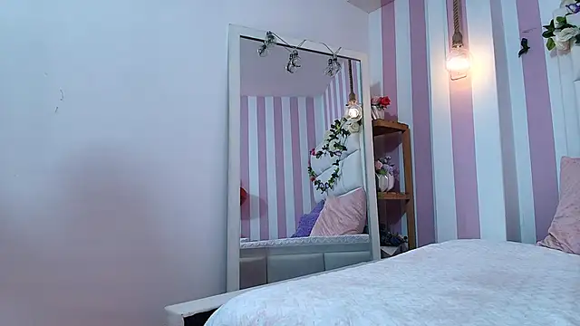 Carolina hernandez22 online show from February 14, 2025, 7:44 pm