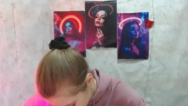 AliceFlirtt  online show from December 18, 2025, 2:34 pm