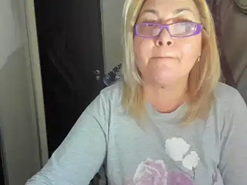 Snapshot of IryshAlice chatting on December 1, 2024, 6:19 pm IryshAlice online show from December 1, 2024, 6:19 pm