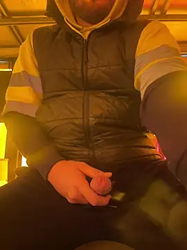 Snapshot of cussy007 chatting on January 7, 2025, 11:05 am cussy007 online show from January 7, 2025, 11:05 am