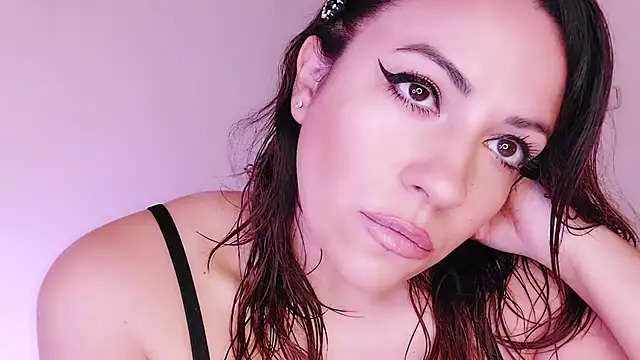 Latina hot2024 online show from March 7, 2025, 10:35 am