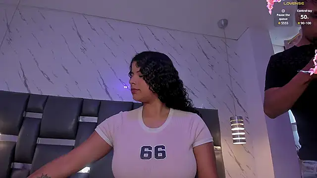 PittAndLunaa online show from March 26, 2026, 12:44 pm