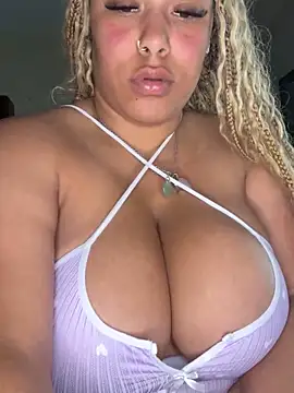 lovelymyah online show from March 21, 2025, 12:18 am