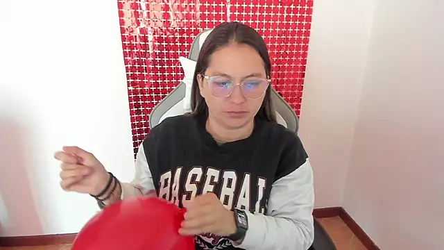 samantha  wilson online show from February 14, 2025, 1:18 pm