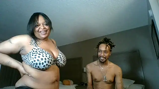 QueenNSlimmm3030 online show from March 2, 2025, 7:56 pm