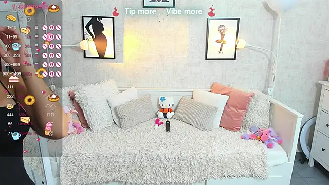 LindsayDeee online show from September 12, 2025, 9:42 am