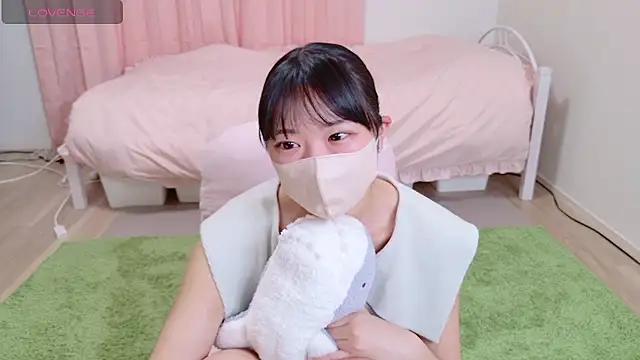 suzuuuuu online show from September 20, 2025, 1:56 pm