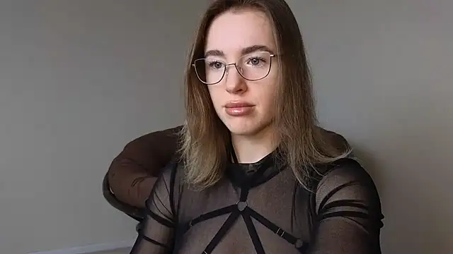 QueenTeeKay online show from March 5, 2025, 7:49 pm