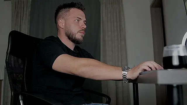 juliusmasters online show from October 1, 2025, 6:25 pm