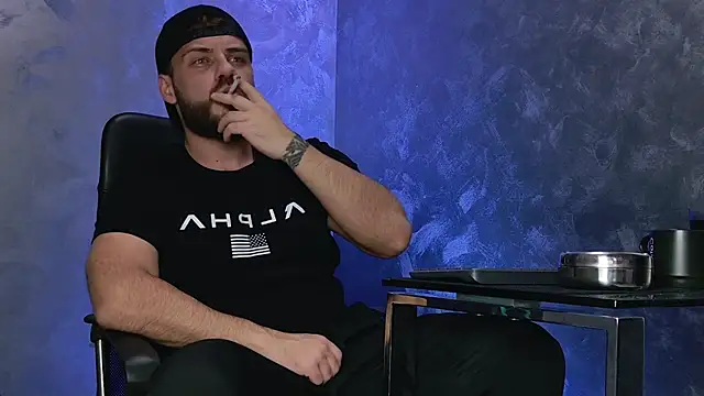 juliusmasters online show from December 14, 2025, 7:40 pm