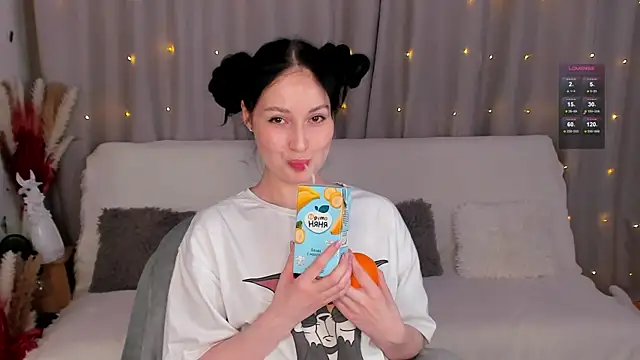 Snapshot of LisaMooore chatting on February 15, 2025, 9:37 pm LisaMooore online show from February 15, 2025, 9:37 pm