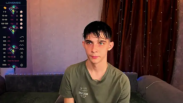 Snapshot of Aaron_Boom chatting on September 18, 2025, 10:34 pm Aaron Boom online show from September 18, 2025, 10:34 pm