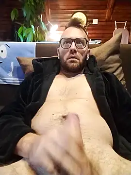 Snapshot of tomee83 chatting on October 6, 2025, 6:00 am tomee83 online show from October 6, 2025, 6:00 am