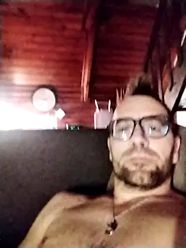 Snapshot of tomee83 chatting on October 23, 2025, 5:07 am tomee83 online show from October 23, 2025, 5:07 am