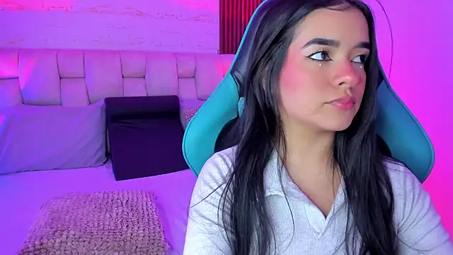 SophiaWylde online show from September 26, 2025, 4:38 am