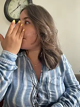 Snapshot of sukhakunis1 chatting on February 19, 2026, 5:42 pm sukhakunis1 online show from February 19, 2026, 5:42 pm