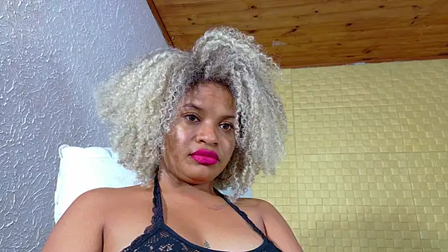 Squirter pussybomb online show from December 13, 2024, 7:04 am