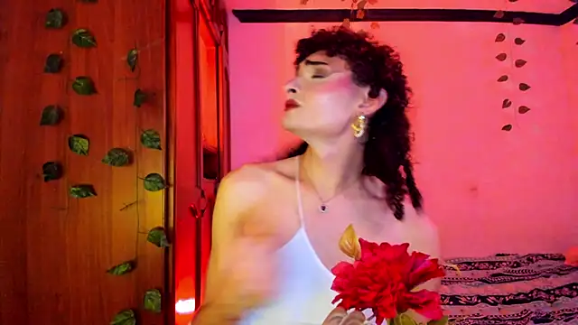 lucianromero online show from December 21, 2025, 5:14 am