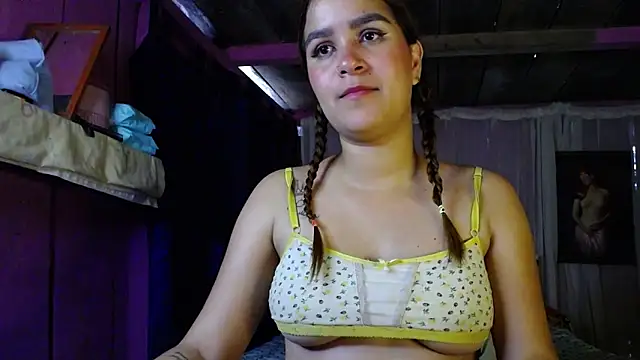 ZoeKuipers13 online show from January 31, 2025, 9:05 pm