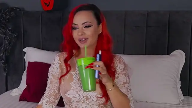 Emmelyn online show from October 28, 2025, 5:44 am