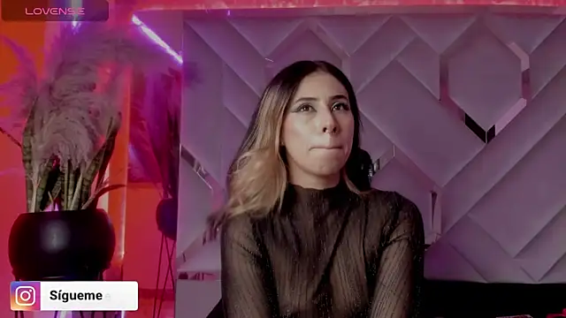 Sara Foxx1 online show from December 18, 2025, 7:20 pm