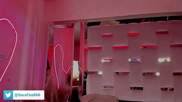 Sara Foxx1 online show from May 15, 2026, 6:26 pm
