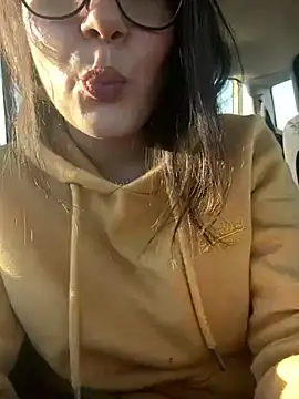 Its Jade online show from December 15, 2024, 1:43 pm