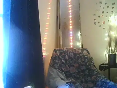 Snapshot of DaddyQuimHot chatting on February 11, 2025, 10:59 am DaddyQuimHot online show from February 11, 2025, 10:59 am