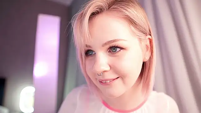 NinaMint online show from February 2, 2025, 8:51 pm