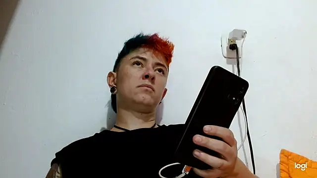 tomboyblue online show from January 31, 2025, 2:04 am