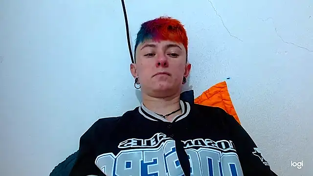 tomboyblue online show from February 4, 2025, 6:27 pm