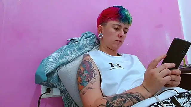 tomboyblue online show from September 17, 2025, 5:25 pm