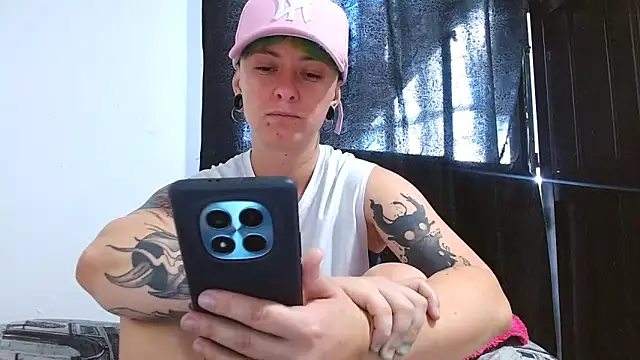 tomboyblue online show from April 11, 2026, 6:56 pm