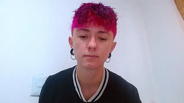 Snapshot of tomboyblue chatting on May 17, 2026, 5:53 pm tomboyblue online show from May 17, 2026, 5:53 pm