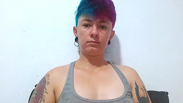Snapshot of tomboyblue chatting on May 20, 2026, 12:00 pm tomboyblue online show from May 20, 2026, 12:00 pm