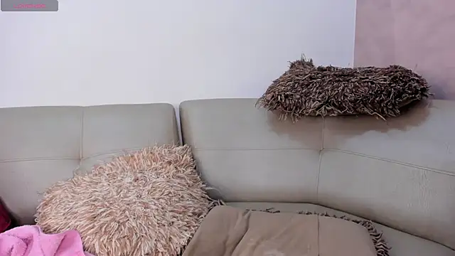 DahianaLincoln online show from September 19, 2025, 2:35 am