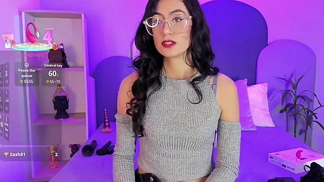 SophieGomez22 online show from September 10, 2025, 11:43 am