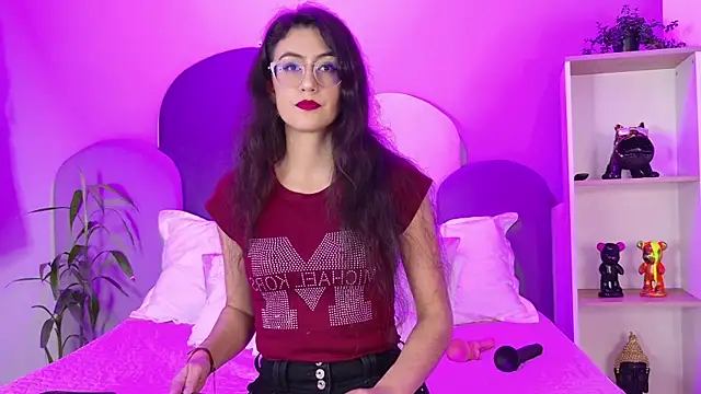 SophieGomez22 online show from April 17, 2026, 11:46 am