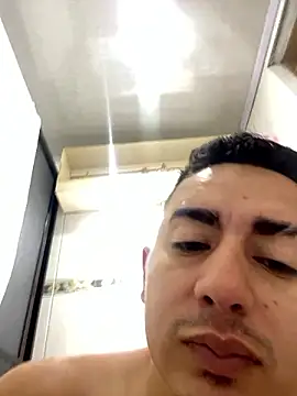 DanielGomez9 online show from December 8, 2024, 7:43 pm