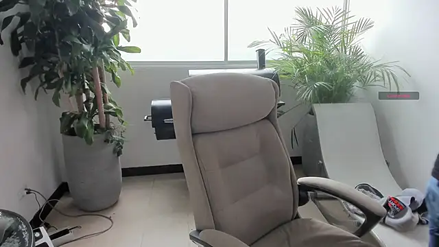 DanielGomez9 online show from March 17, 2025, 6:00 pm