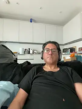 Robin007 online show from March 12, 2025, 11:20 am