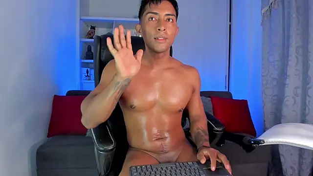 Couple muscle1 online show from December 5, 2024, 1:17 pm